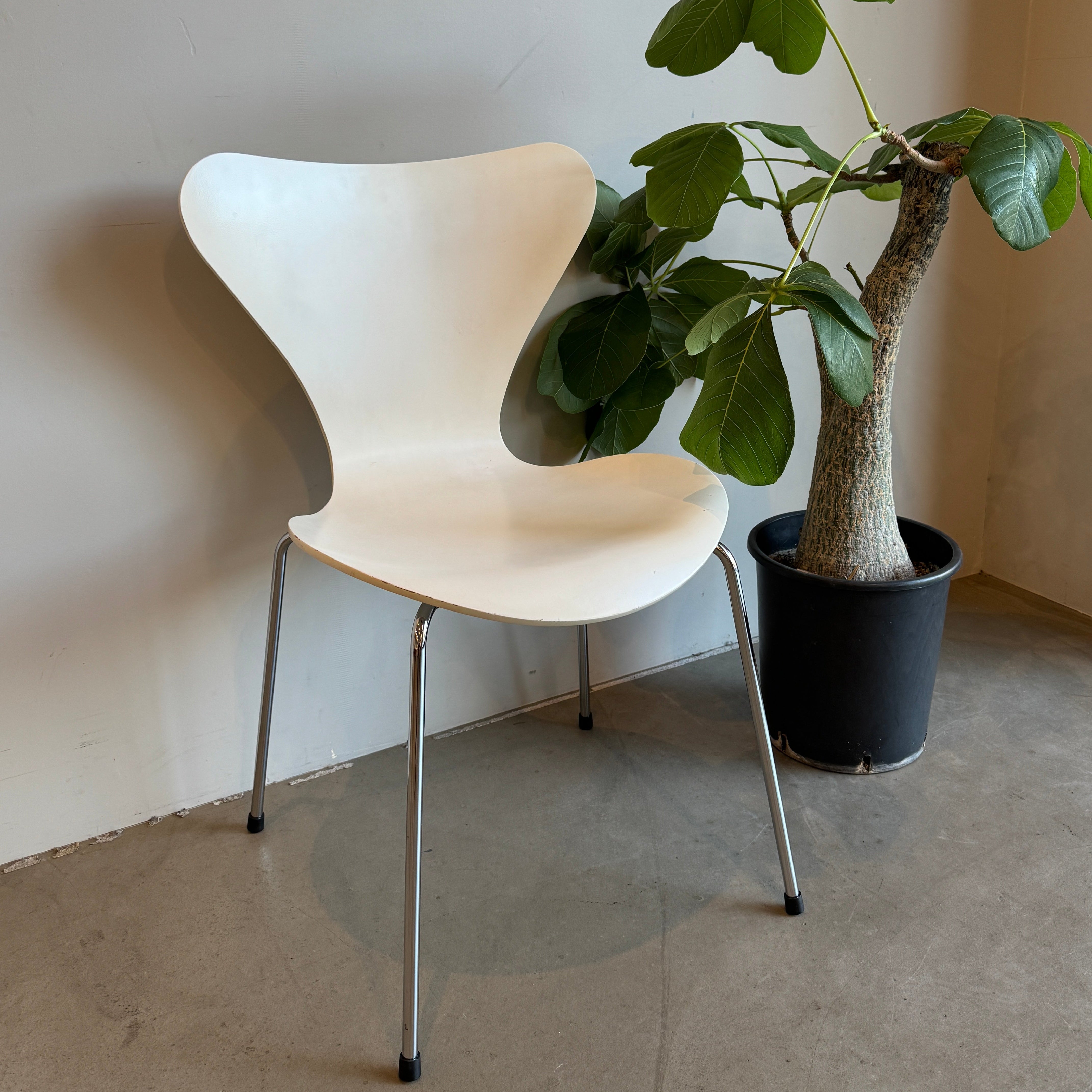 セブンチェア ホワイト(2/2) – & vintage