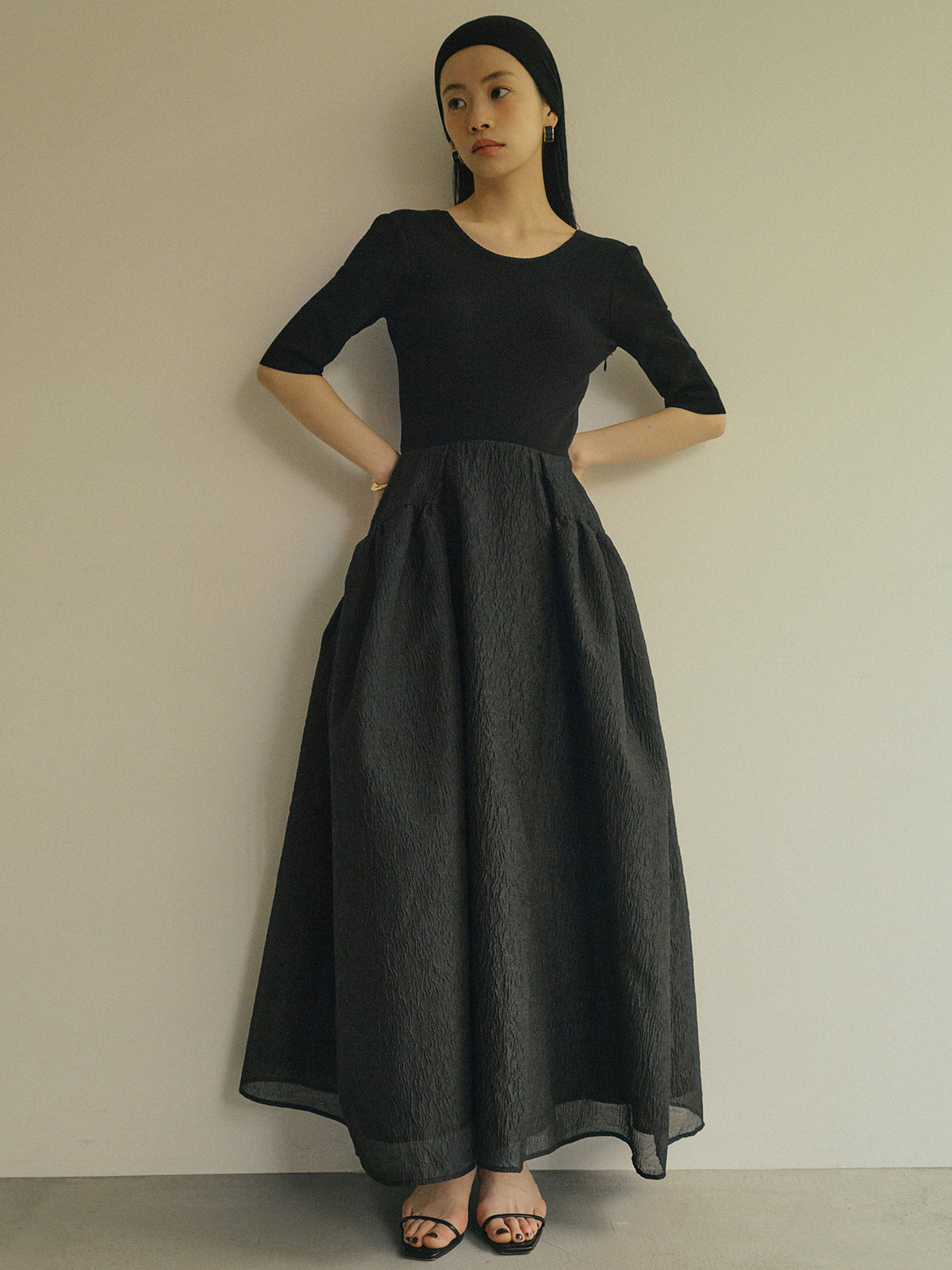 バックオープンカップインドッキングニットワンピース