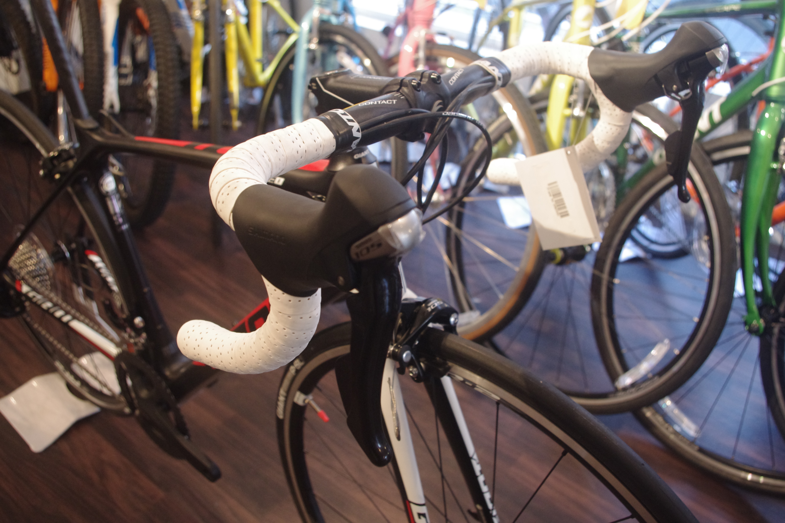 2016年、当店で一番の人気を誇ったカーボンロードバイク特価情報‼ 2016