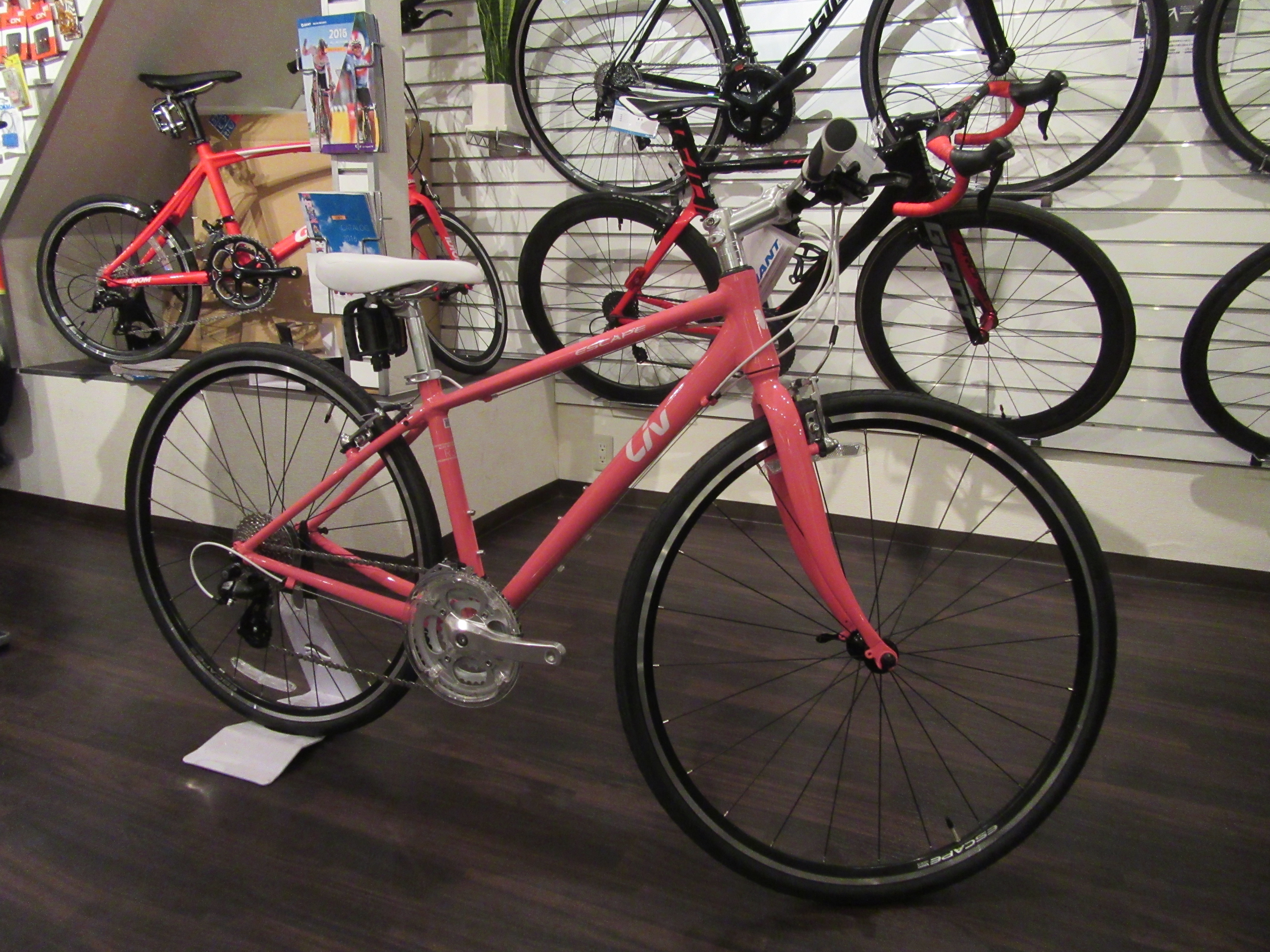 女の子は可愛さだけじゃない!! 走れるピュアクロスバイク2017 GIANT