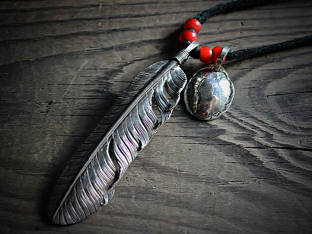 WOLF PACK BLOG 幸福を呼ぶアクセサリー【CHOOKE】の新作フェザー