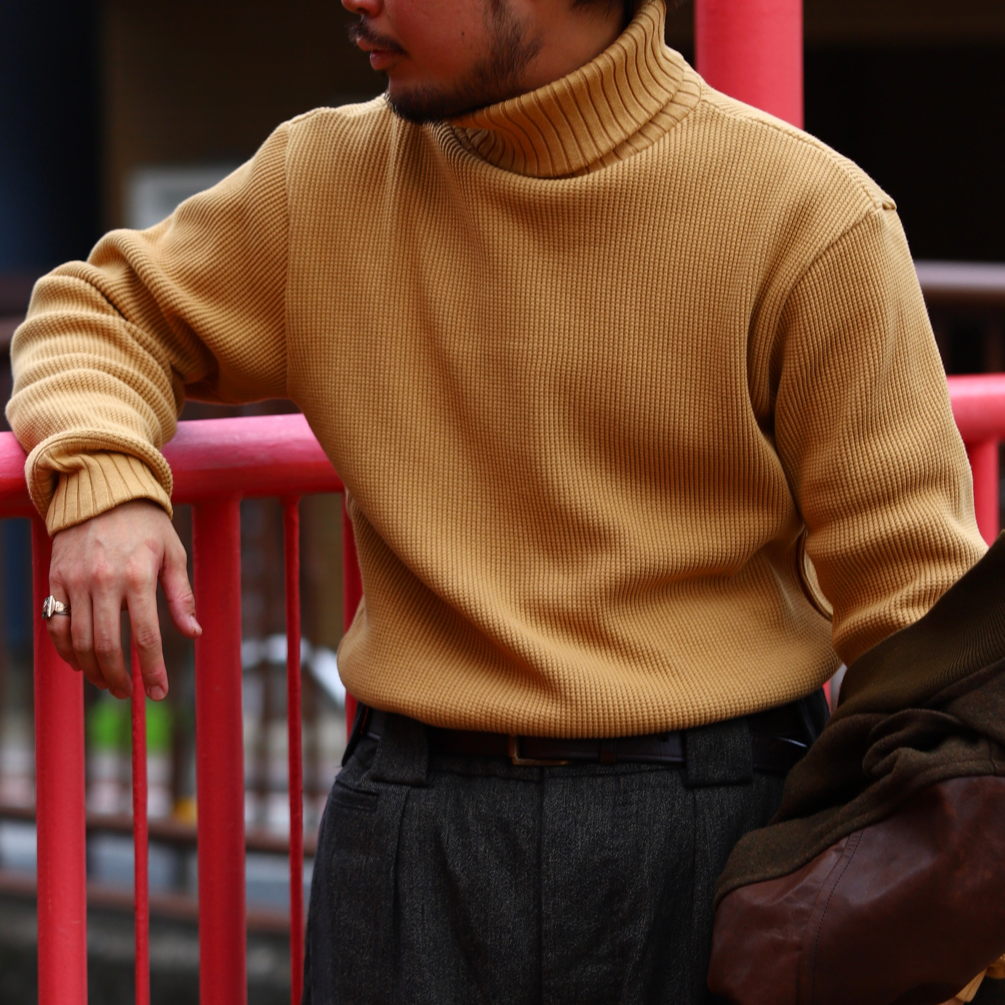 汎用性に長けた冬の定番》TURTLENECK ‐ WAFFLE – ナイジェル・ケーボン