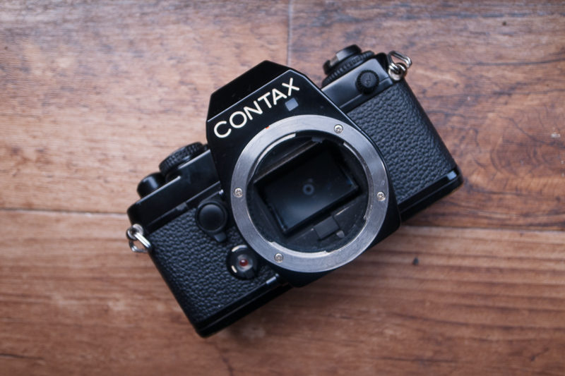 古くてもスマートデザインな CONTAX 139 Quartz に恋をしたので仲良く