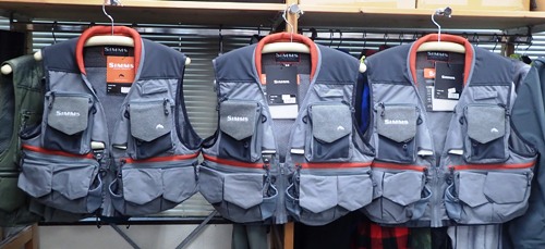 SIMMS（シムス ベスト）、ガイドベストのスティールカラーが入荷