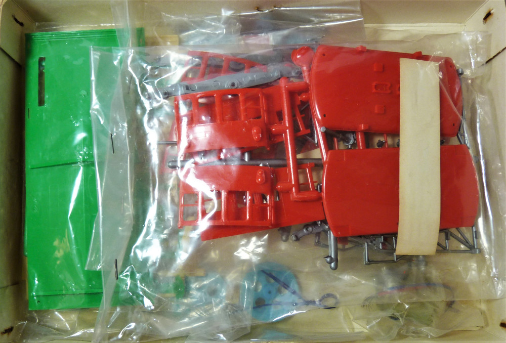 プラモデルイマイ発着所つきロープウェイ