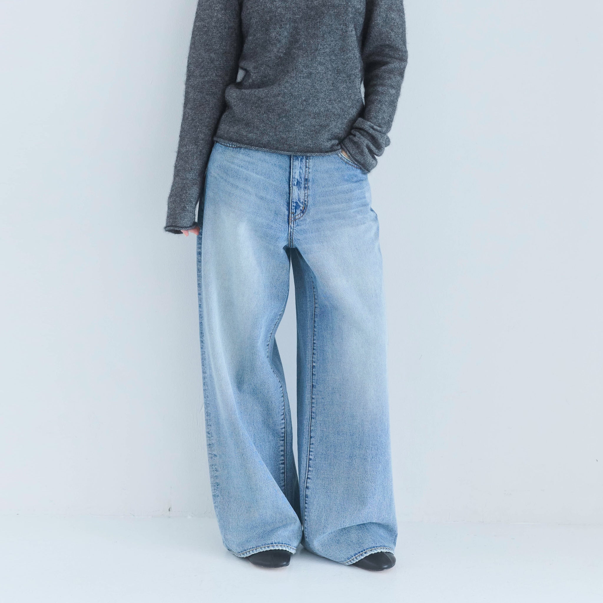 Wide-waisted low-rise baggy SRN05