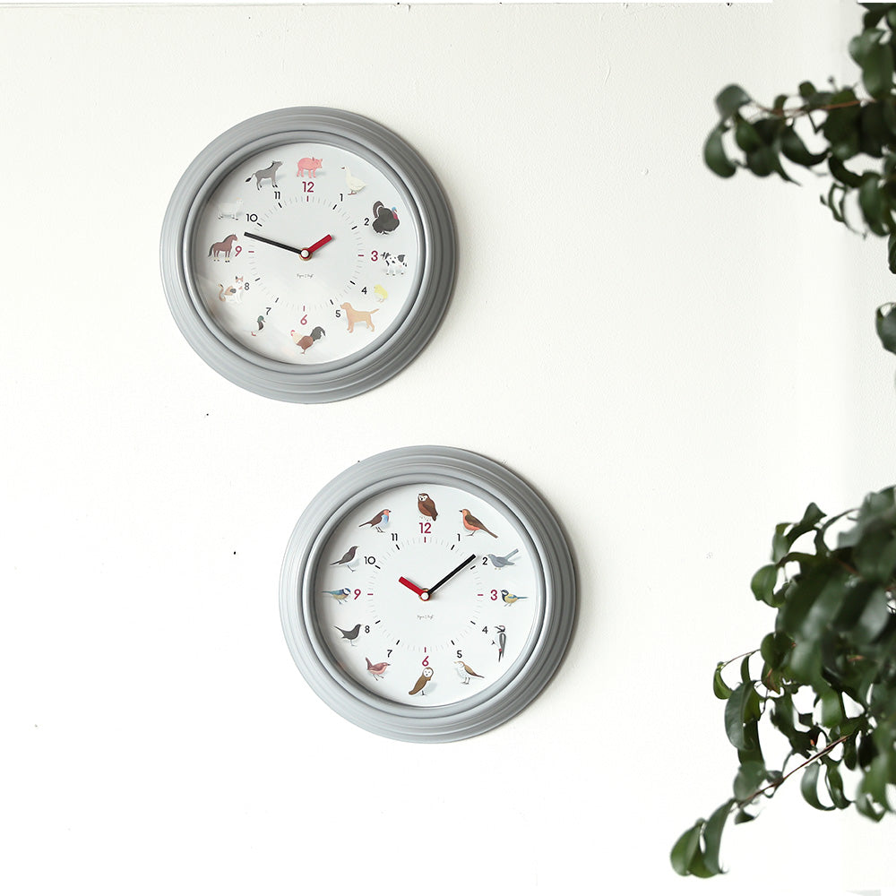 様々な動物たちの可愛らしい鳴き声が響き渡るユニークな掛け時計 TICKY