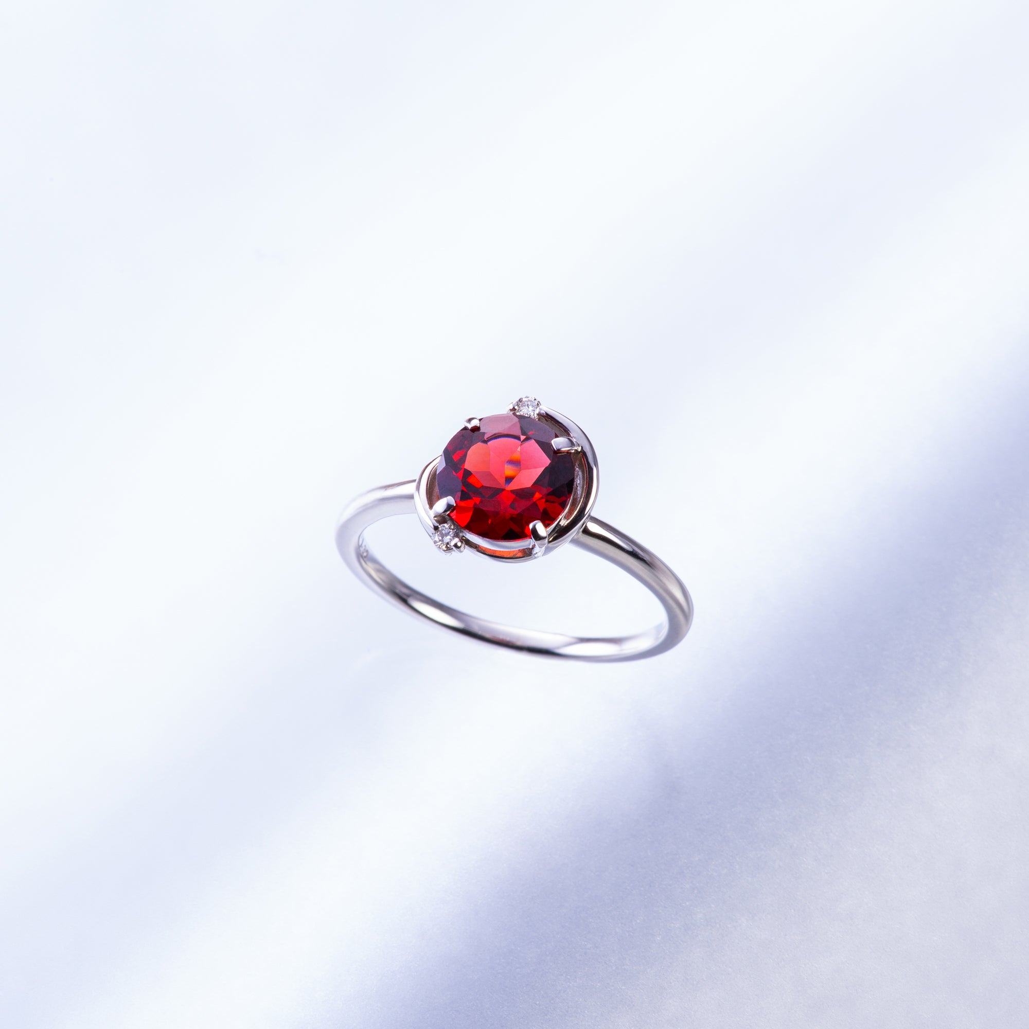 プラチナ ガーネット ダイヤモンドリング – KIRAGA オンラインショップ