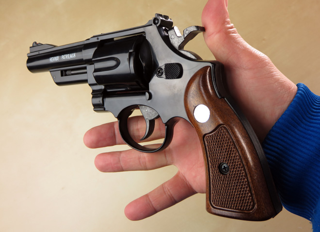 スプリング内蔵カート式？【ハイウェイパトロールマン】ファルコン