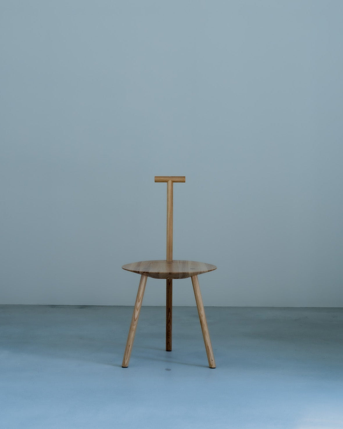 0011-Faye Toogood spade chair – The essays