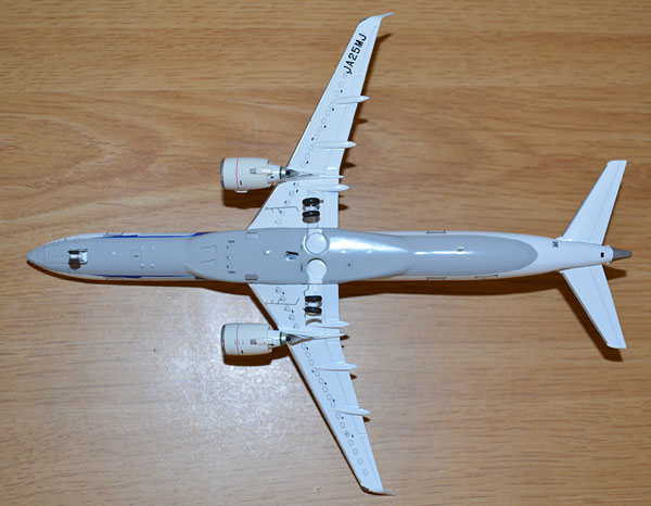 1/200 全日空商事 三菱航空機 MRJ90 JA25MJ