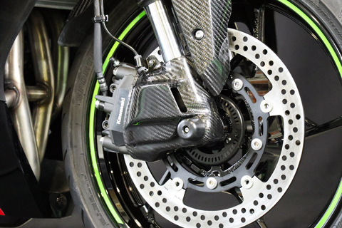 Ninja ZX-25R (2020-) フロントブレーキ冷却ダクト --