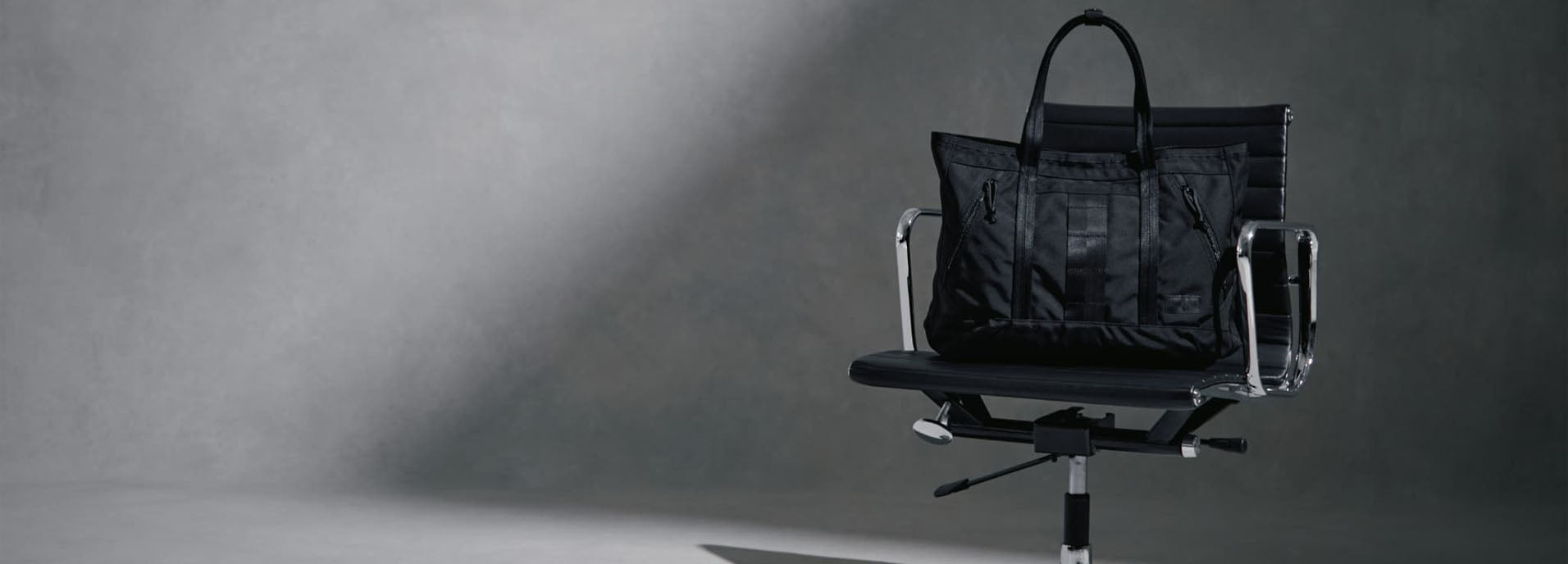 DELTA – BRIEFING Official Online Store