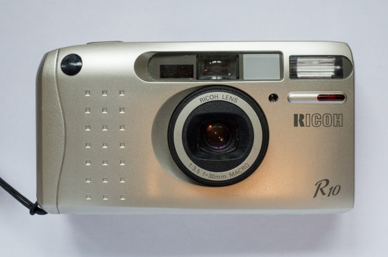 Ricoh R10 – PEACE and LOVE – Anthony Pearson, photographer