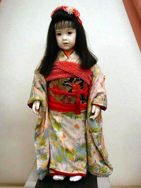 作家のご紹介：三輪輝子さん