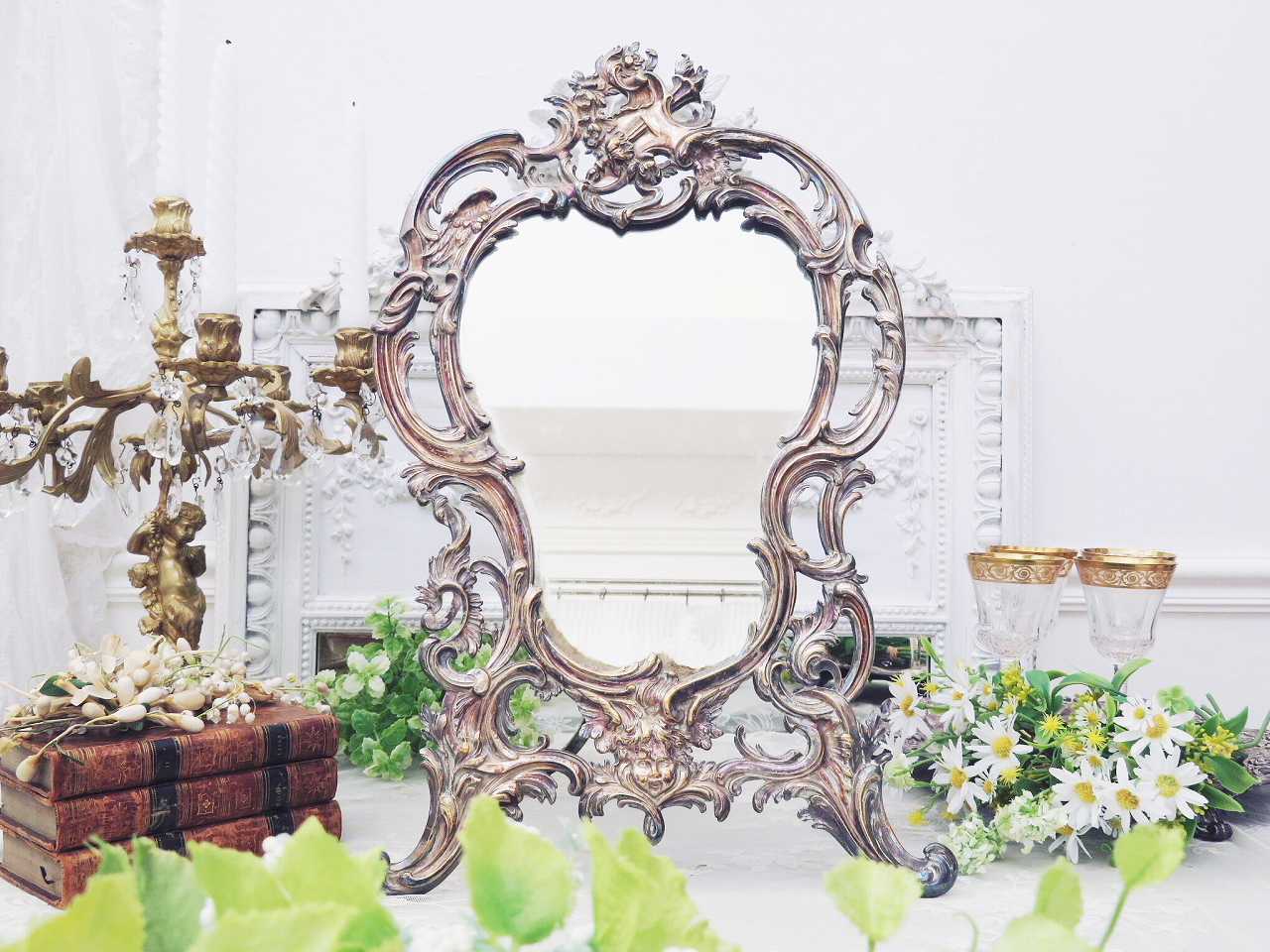 優美 ロカイユ天使装飾 ミラースタンド - 薔薇と天使のアンティーク