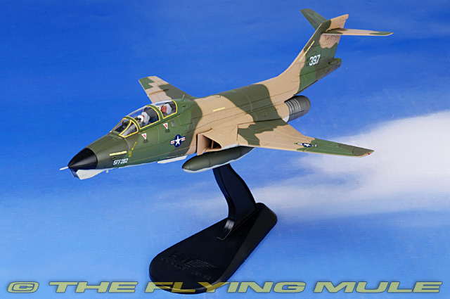 Hobby Master HA3703 - F-101 Voodoo Diecast Model, USAF 192nd TRS
