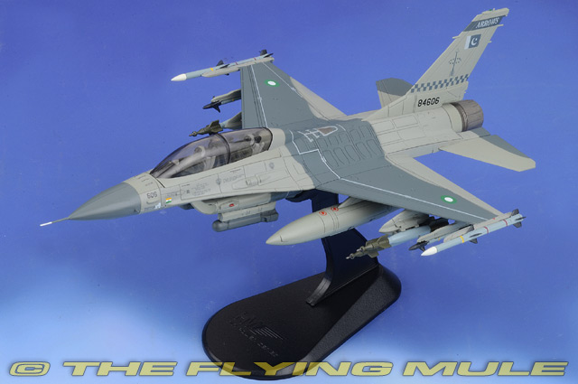 F-16BM Fighting Falcon 1:72 Diecast Model - Hobby Master HM
