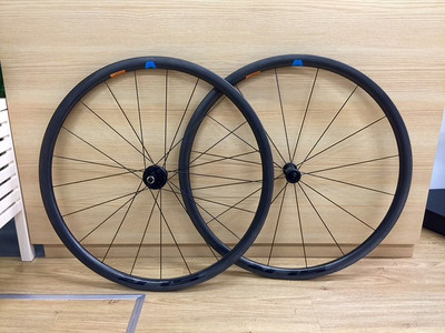 ホイールもすごいぞ！ ジャイアント新型2016 SLR 0: 細沼自転車店