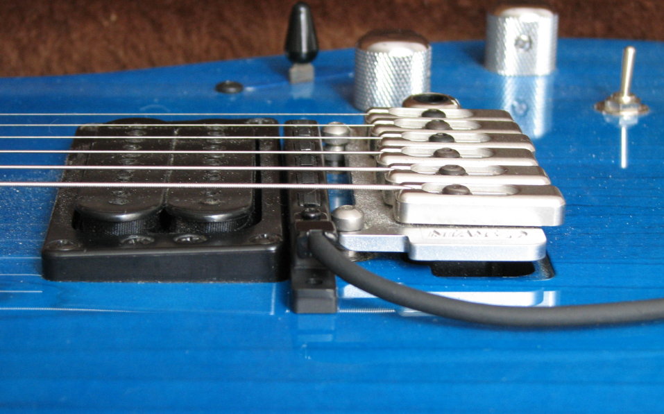 The Musician's Room: Roland GR-20/GK-3 Guitar Synth