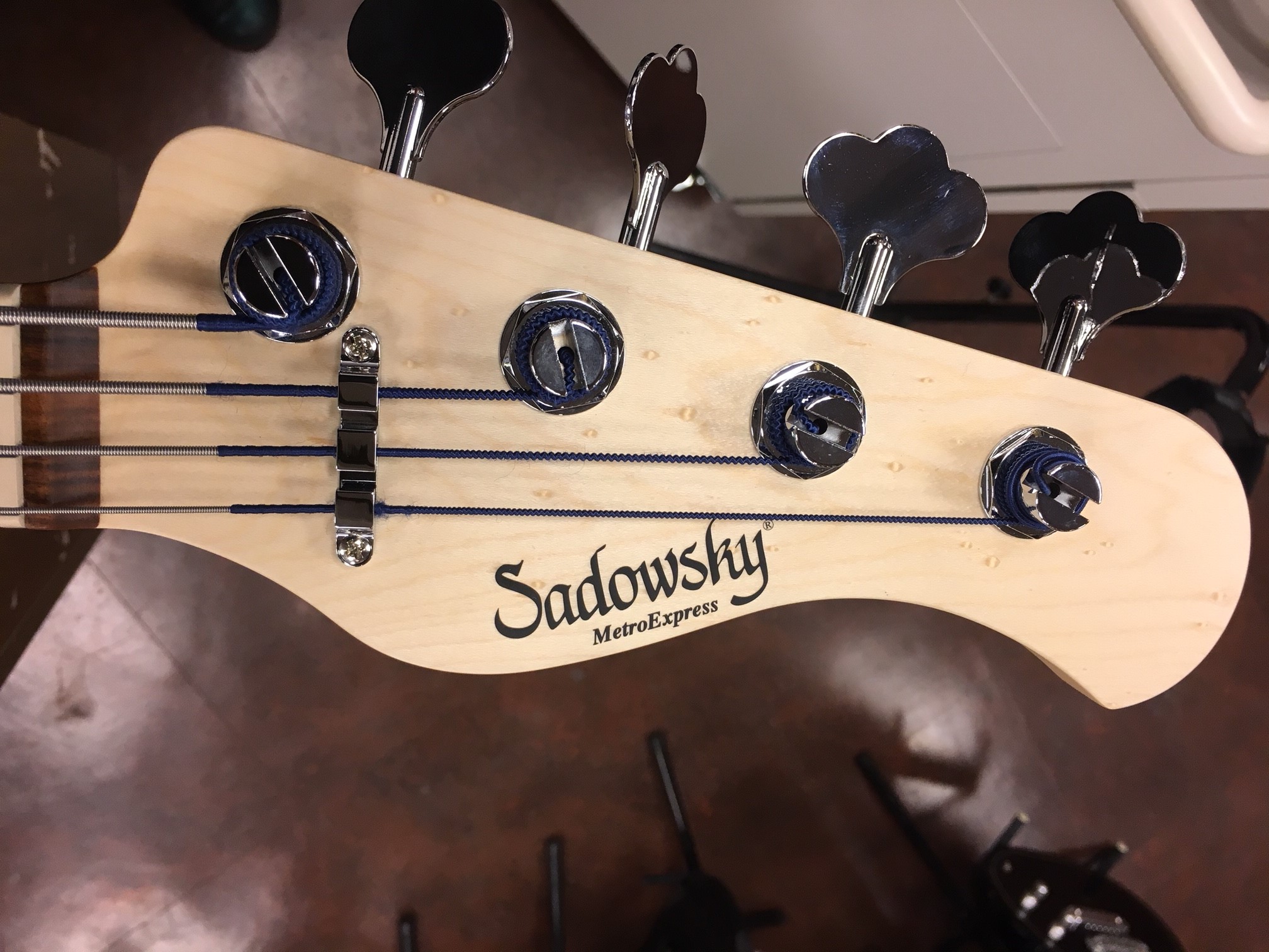 Sadowsky Metroline Expressを・・・発売前だけど徹底解剖