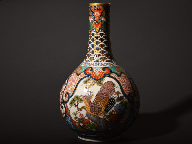 献上手古伊万里焼】花瓶 染錦本金吉祥松竹梅地紋鷲図