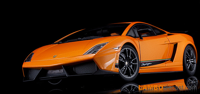 The 1/18 Lamborghini Gallardo LP570-4 Superleggera from AUTOart, a