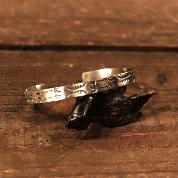 アクセサリー ＞ インディアンジュエリー ＞ バングル ＞ アーノルド