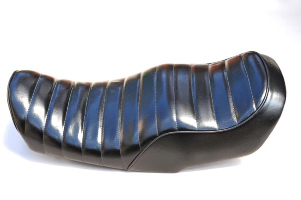 YAMAHA ヤマハ XJ400D アンコ抜き つや黒タックロール バイクシート