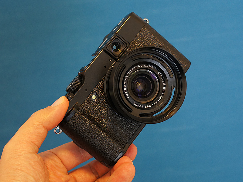 富士フイルム X10の外観をみる /monox デジカメ 比較 レビュー