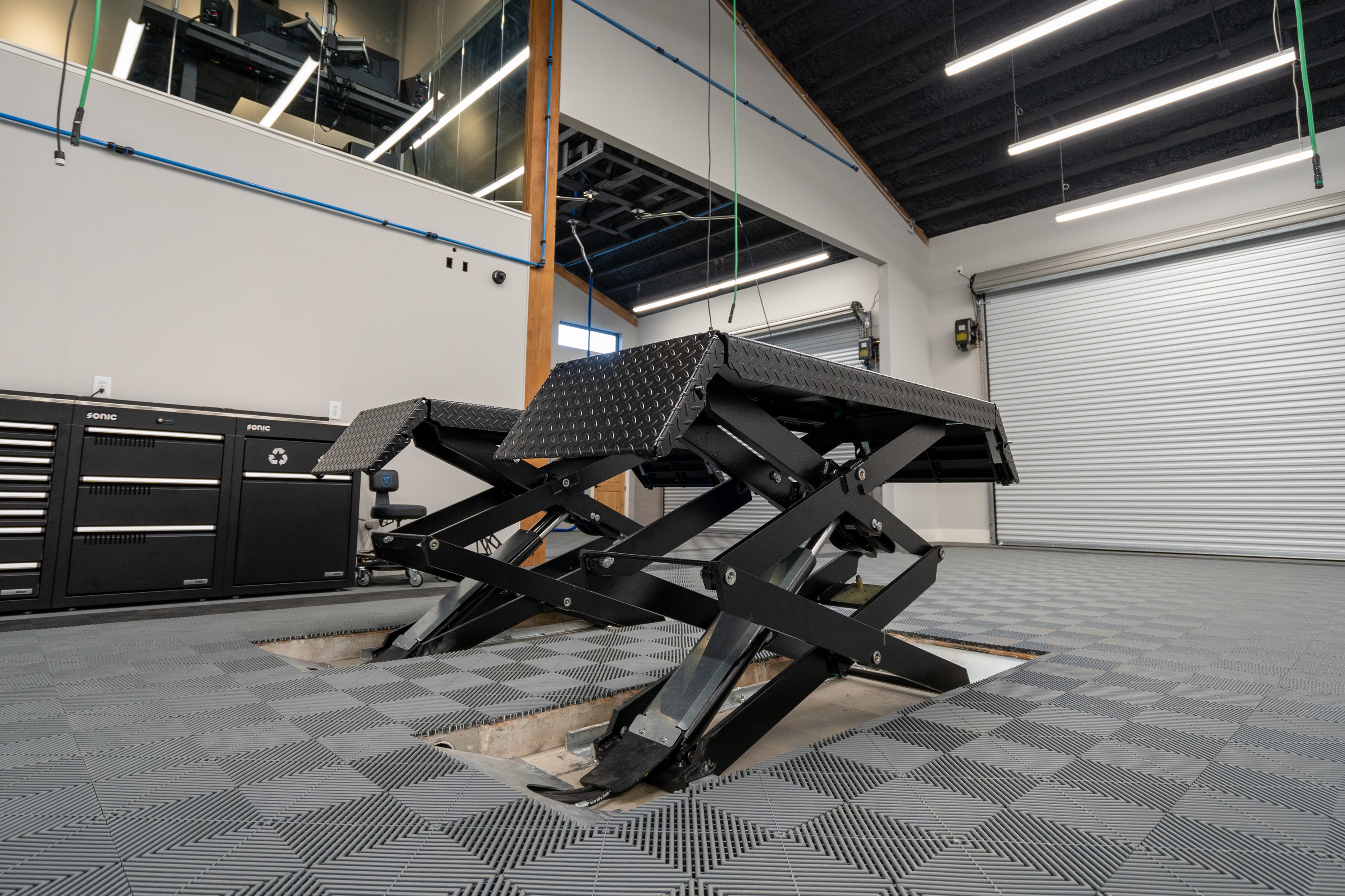 Nussbaum Jumbo HF 9 Hydraulic Double Scissor Lift 9000 lbs