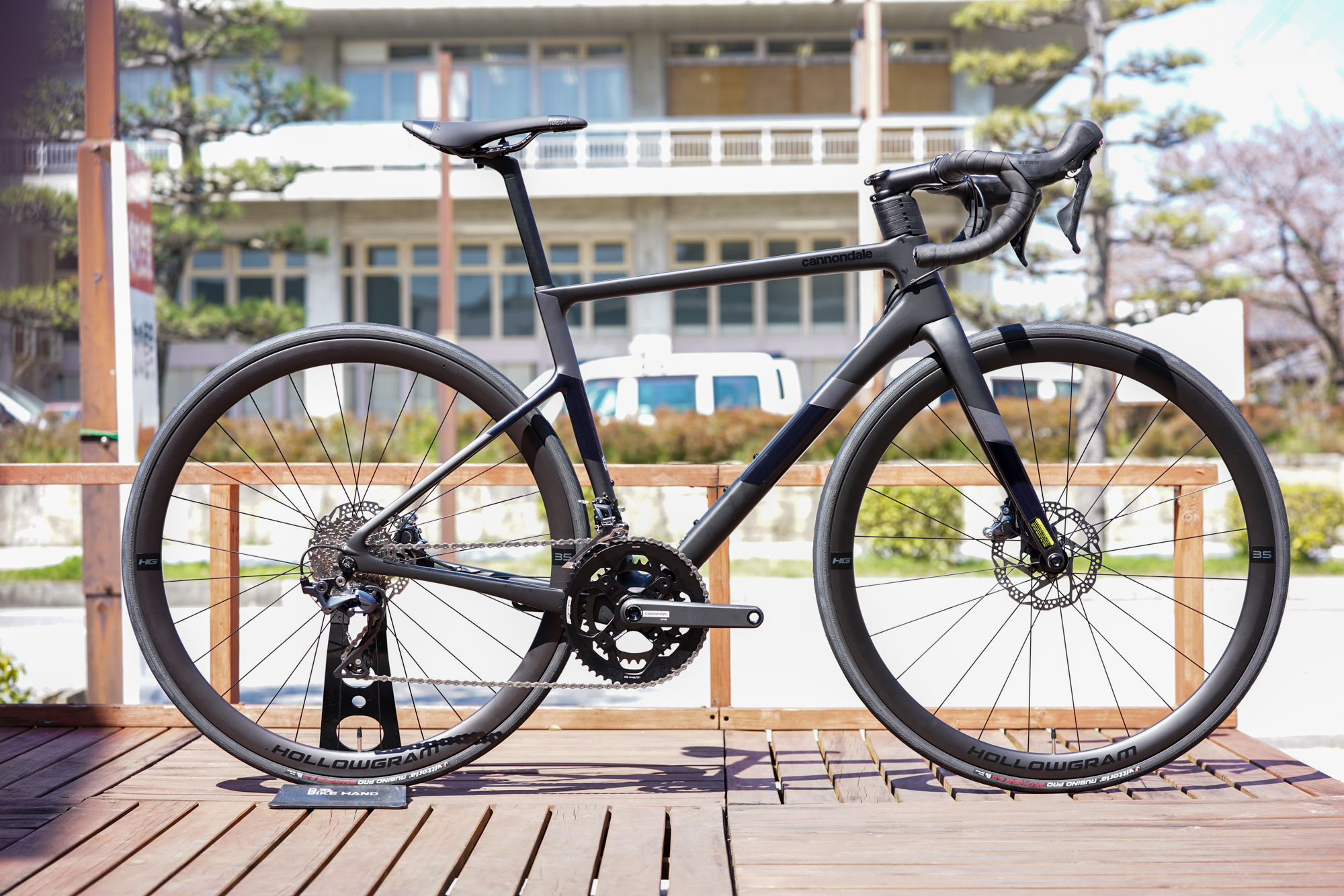 カーボンホイールを装備した超万能レースバイク！CANNONDALE SUPERSIX