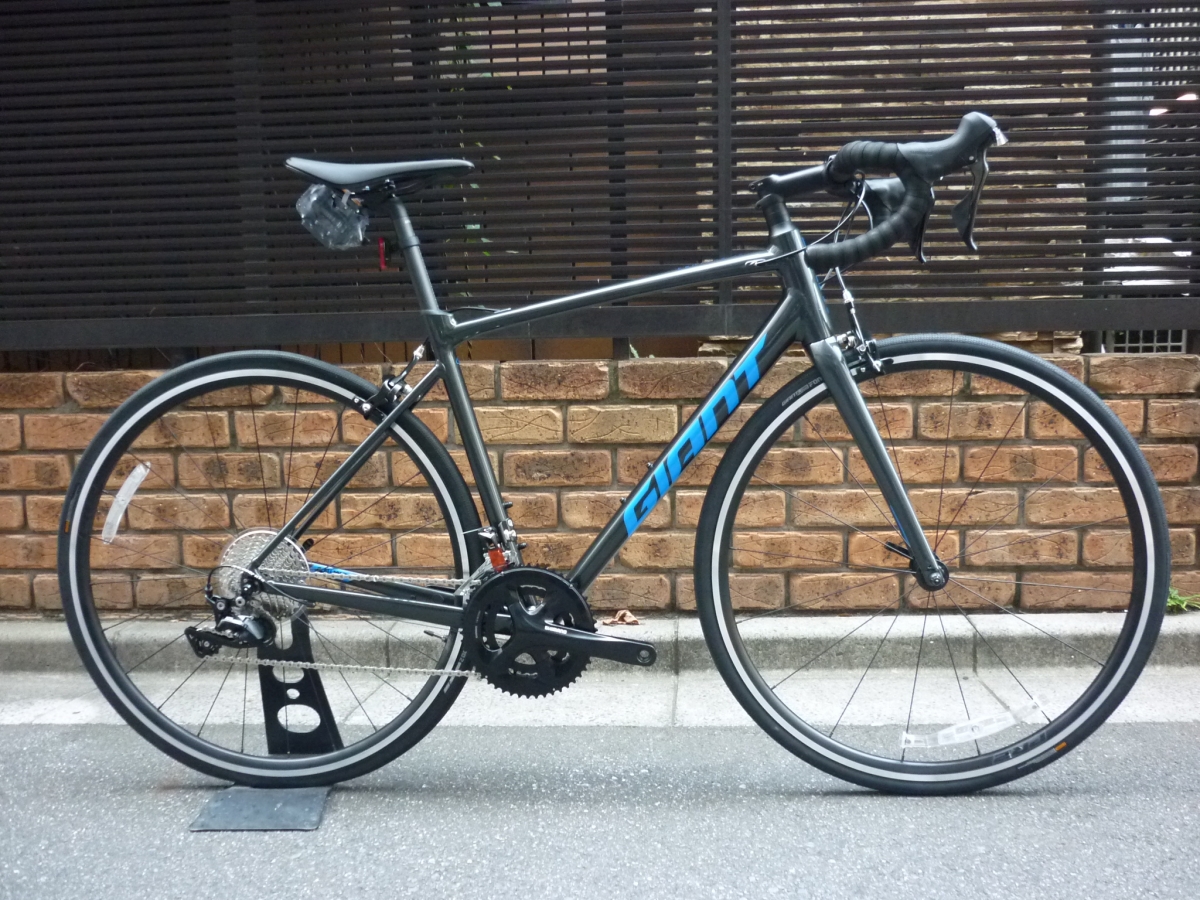 GIANT】チューブレス搭載＆105でこの価格！ハイパフォーマンスロード