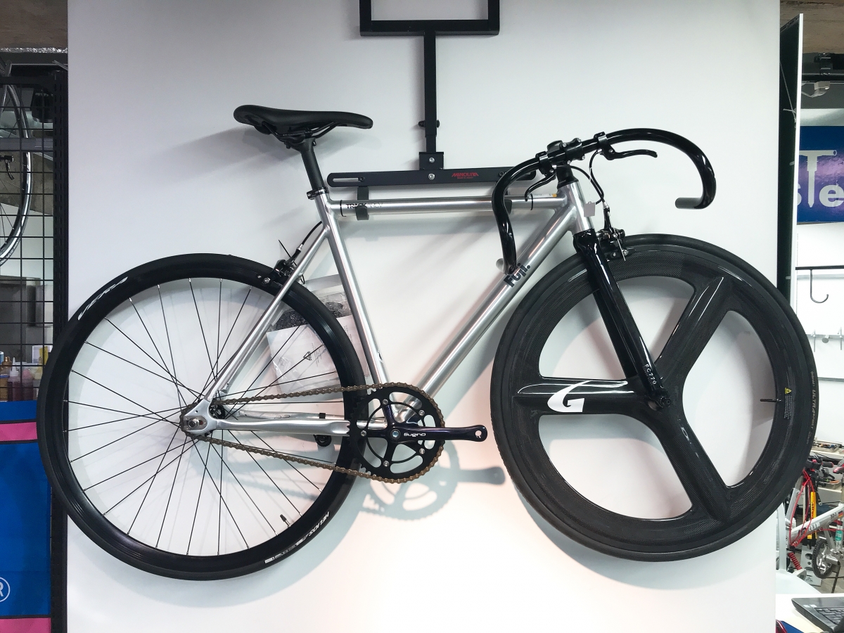 一度は憧れる!!】フルカーボンバトンホイールがこんな破格でいいのーっ