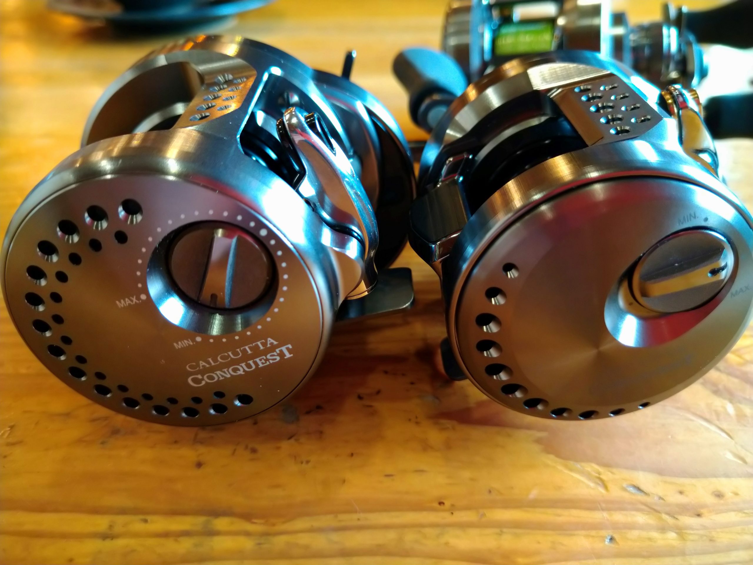 23カルカッタコンクエストXGのハンドル回転の重たさ レビュー紹介