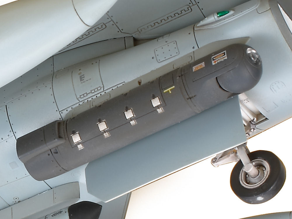 1/48 F-16C ［ブロック25/32］アメリカ州空軍: スケールモデル｜TAMIYA