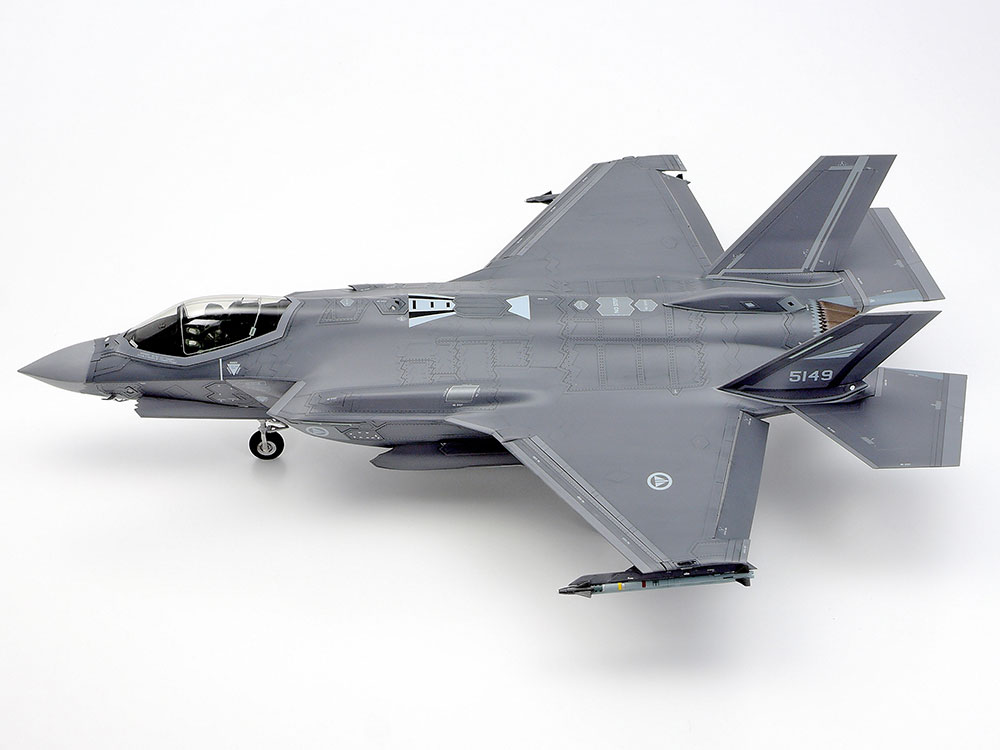 1/48 ロッキード マーチンF-35A ライトニングII: スケールモデル