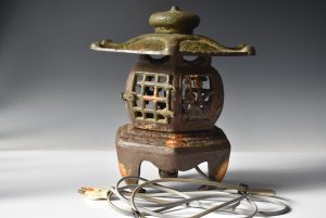 加藤賢司(トルコ青花入れ)の買取相場】焼物の買取は三冬花にお任せ