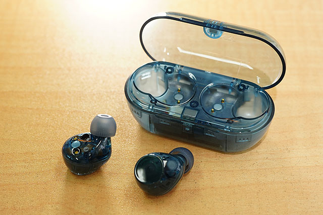 レビュー】デュアルマイク搭載のノイキャンヘッドホン『WF-C710N』実機