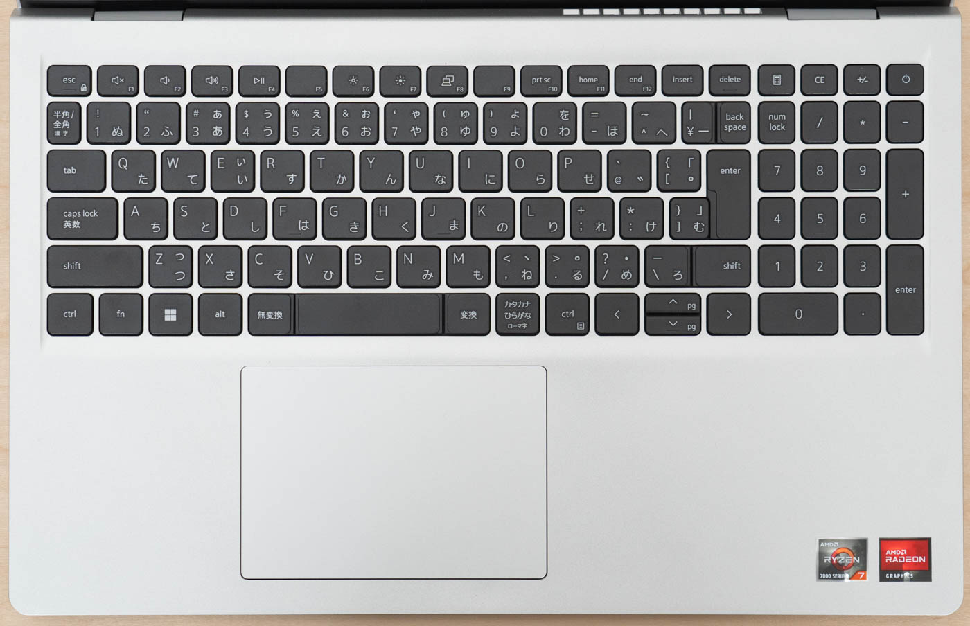 デル Inspiron 15 (3535)の実機レビュー - the比較