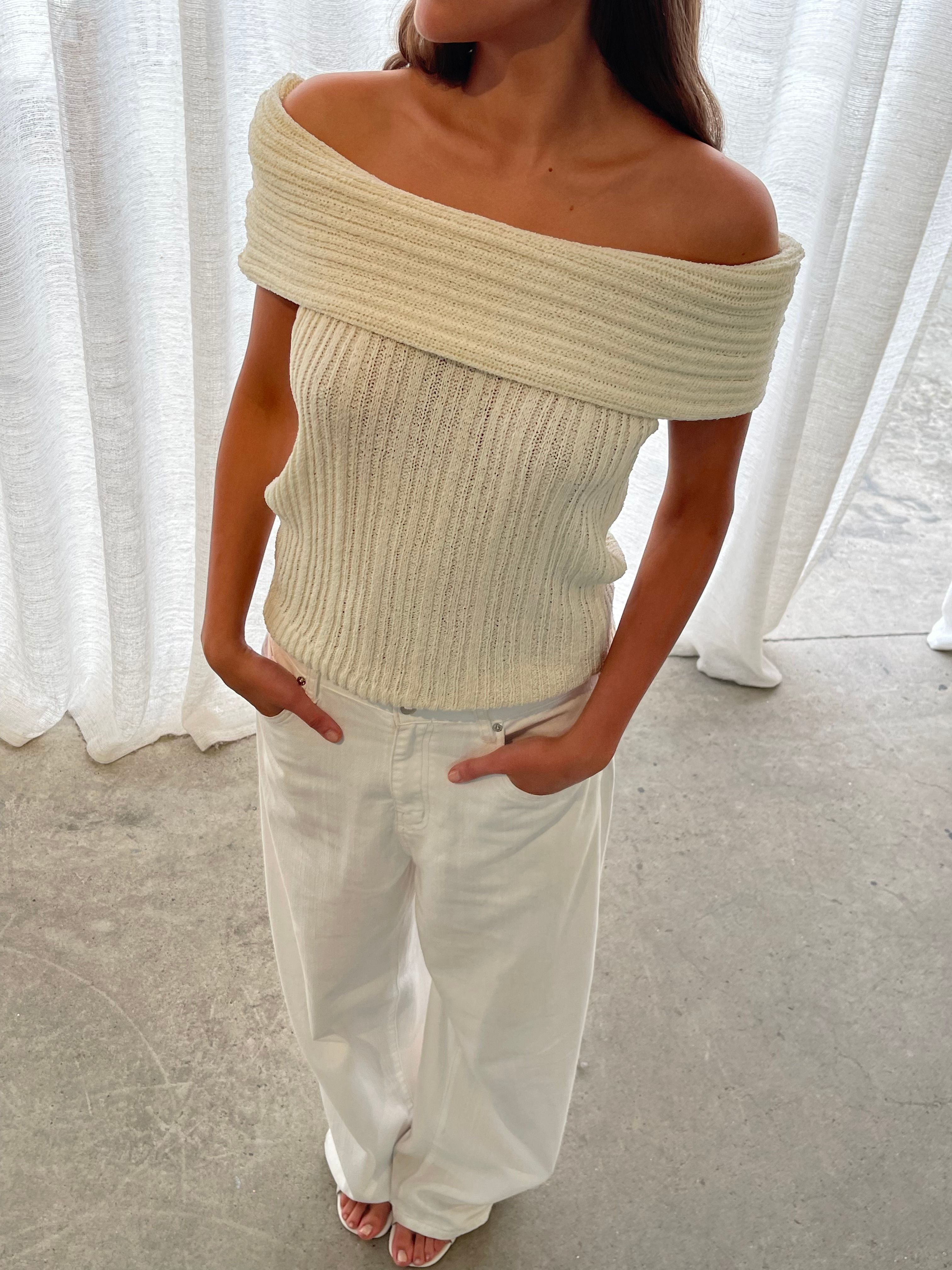 Off Shoulder Knitted Top Ivory – The Room Antwerp
