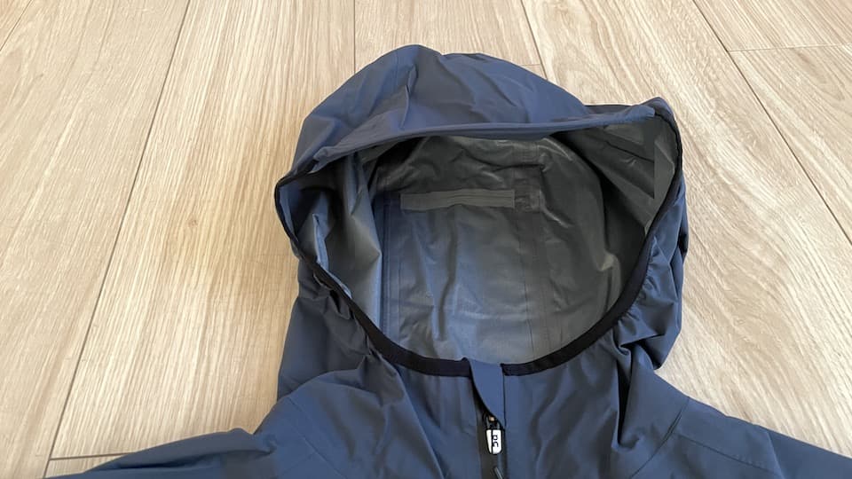 レビュー】On ウォータープルーフ アノラック：完全防水ジャケット