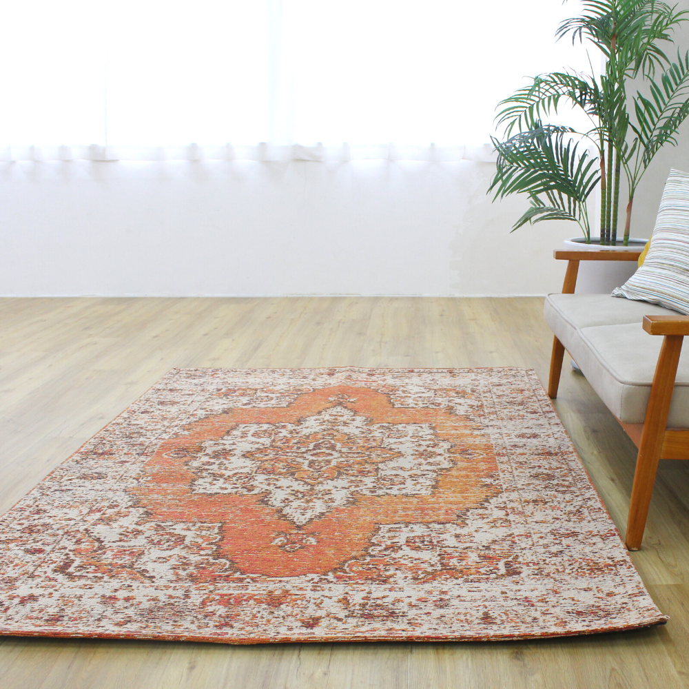 珍しいバーミリオンオレンジカラーのヴィンテージスタイルラグ EMMA