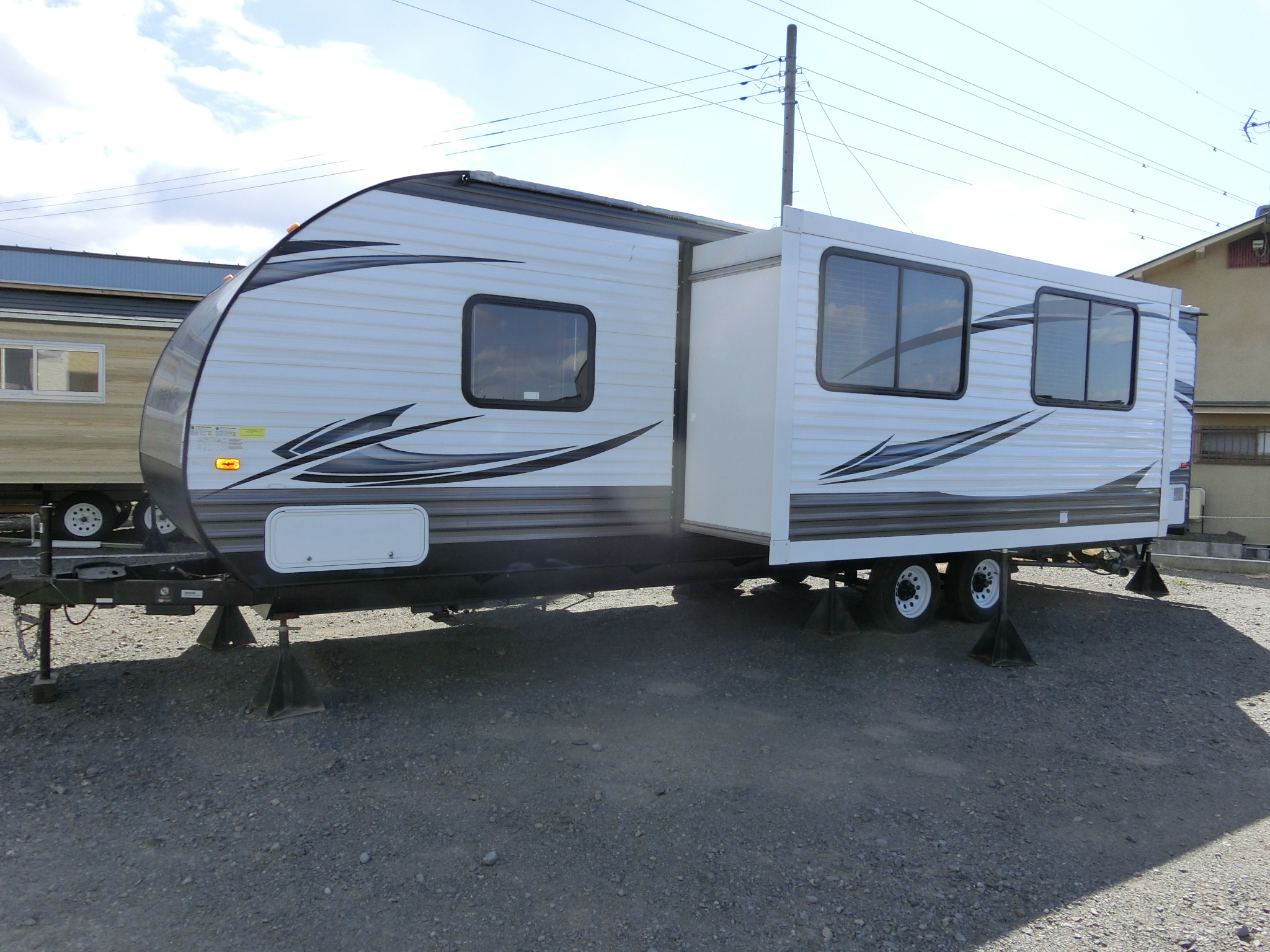 中古】セーラム262 BHXL トラベルトレーラー（2015年式） - トーエイ