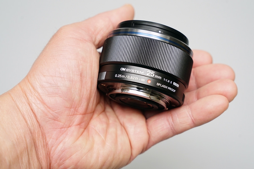 レビュー】明るくて適度に美しいぼけ、コンパクトな防塵防滴標準単焦点