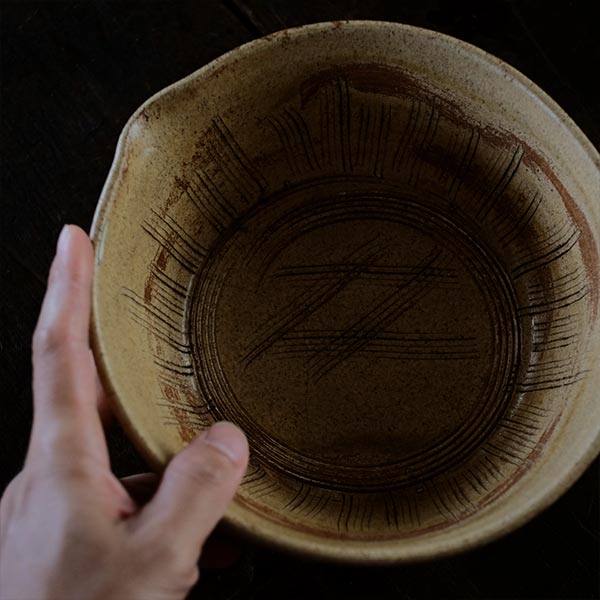 黄瀬戸 平鉢（片口） – zakka store towi