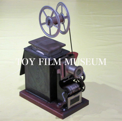 玩具映写機 (国産)｜展示物｜おもちゃ映画ミュージアム