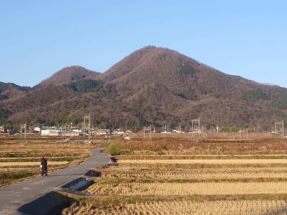 同級生とふるさとの山 二上山へ – 豊川山岳会
