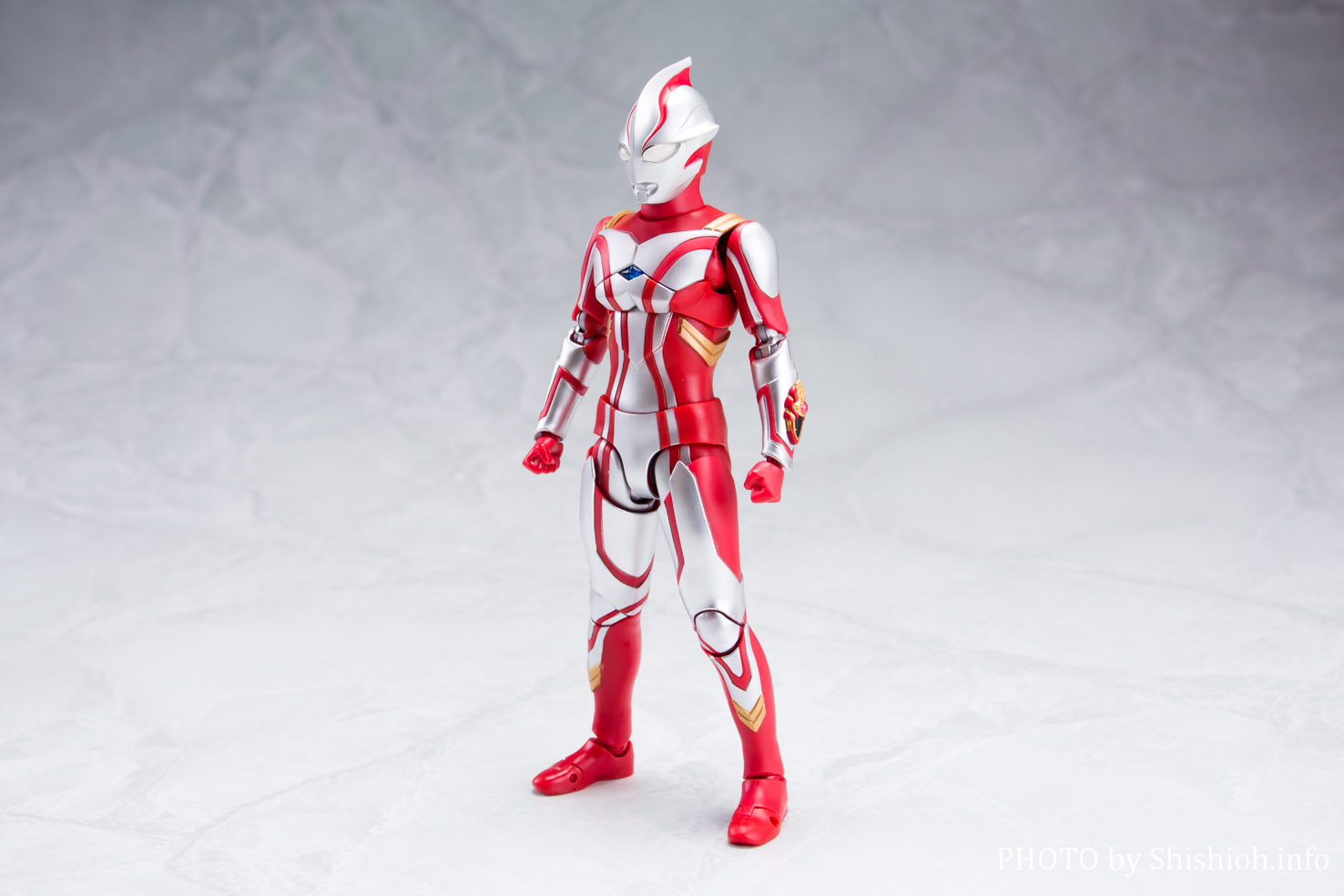 レビュー】S.H.Figuarts(エス.エイチ.フィギュアーツ) ウルトラマン