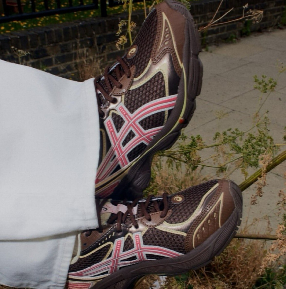 楽天市場】日本未入荷 asics アシックス キコ UB8-S GT-2160 ブラウン